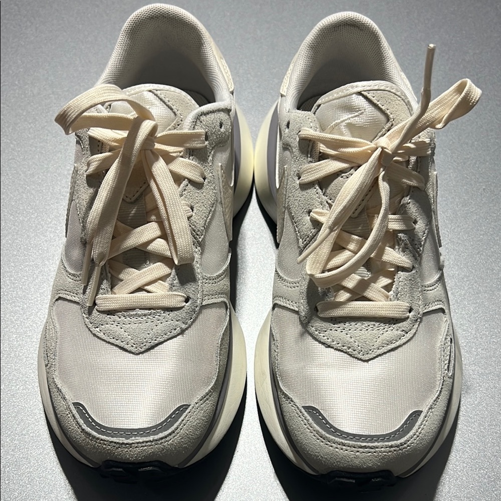 Nike Women's Sneakers - Cream and Gray